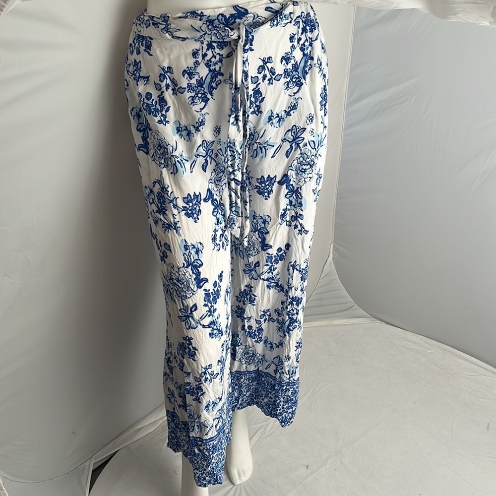 Blue Island blue and white floral print cropped wide leg flowy cotton pants